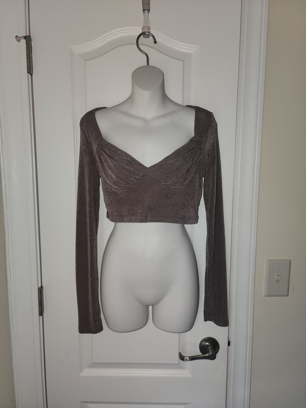 Women's Long Sleeve Velvet Crop Top - Brown